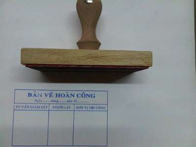 Nên Làm Con Dấu Cán Gỗ Hay Cán Nhựa? So Sánh Chi Tiết và Tiêu Chí Lựa Chọn 2025