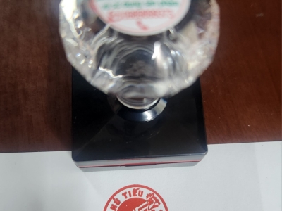 Khắc con dấu in decal, tem bóng uy tín, chất lượng cao