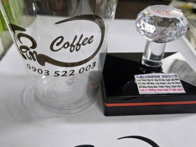 Địa Chỉ Khắc Dấu Đóng Ly Nhựa Lấy Liền, Uy Tín Và Giá Tốt