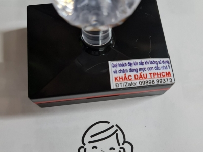 Khắc dấu đóng ly nhựa đẹp nét, giá rẻ, chất lượng cao