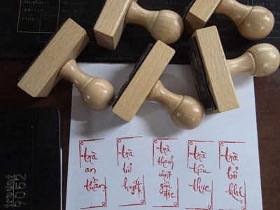 Chuyên khắc dấu in vải quần áo bền màu sử dụng công nghiệp