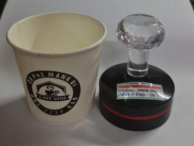 Làm mộc dấu đóng trên ly nhựa cao cấp cùng nhiều ưu đãi hấp dẫn