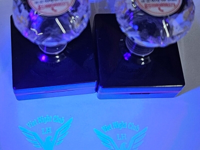 Gợi ý nơi chuyên nhận làm dấu dạ quang chiếu tia UV chất lượng, rẻ đẹp