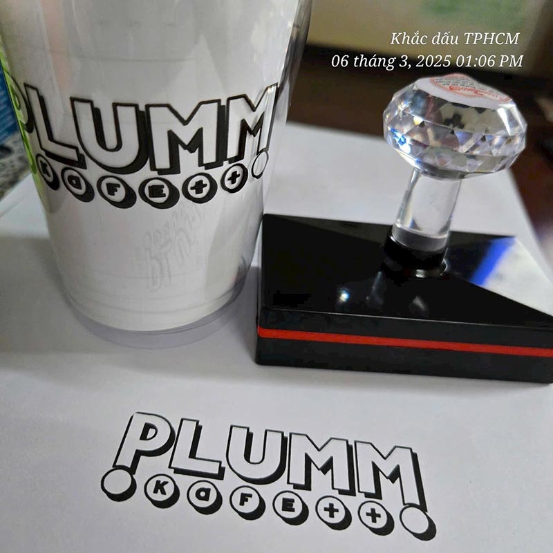 con-dau-in-logo-len-ly-tra-sua