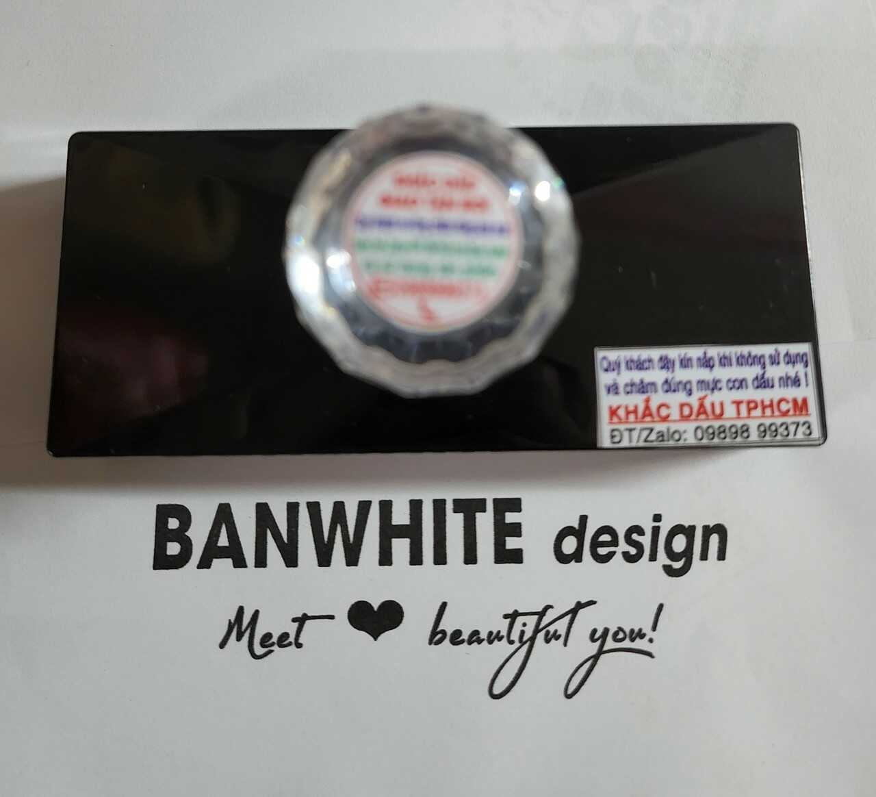 khac-con-dau-in-ten-len-quan-ao