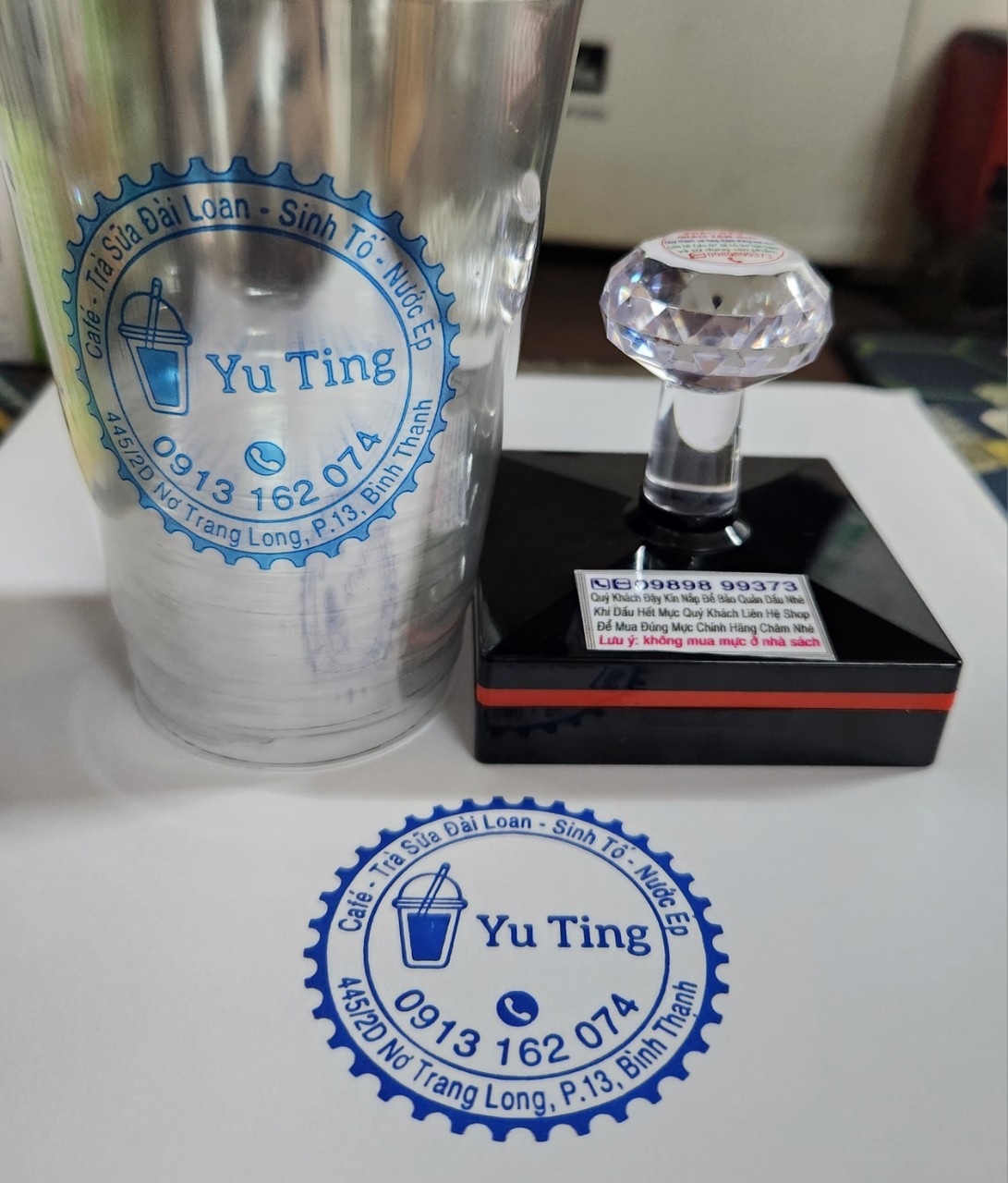 lam-con-dau-in-tren-ly-tra-sua