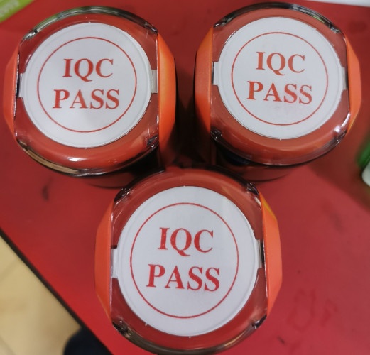 làm con dấu qc pass